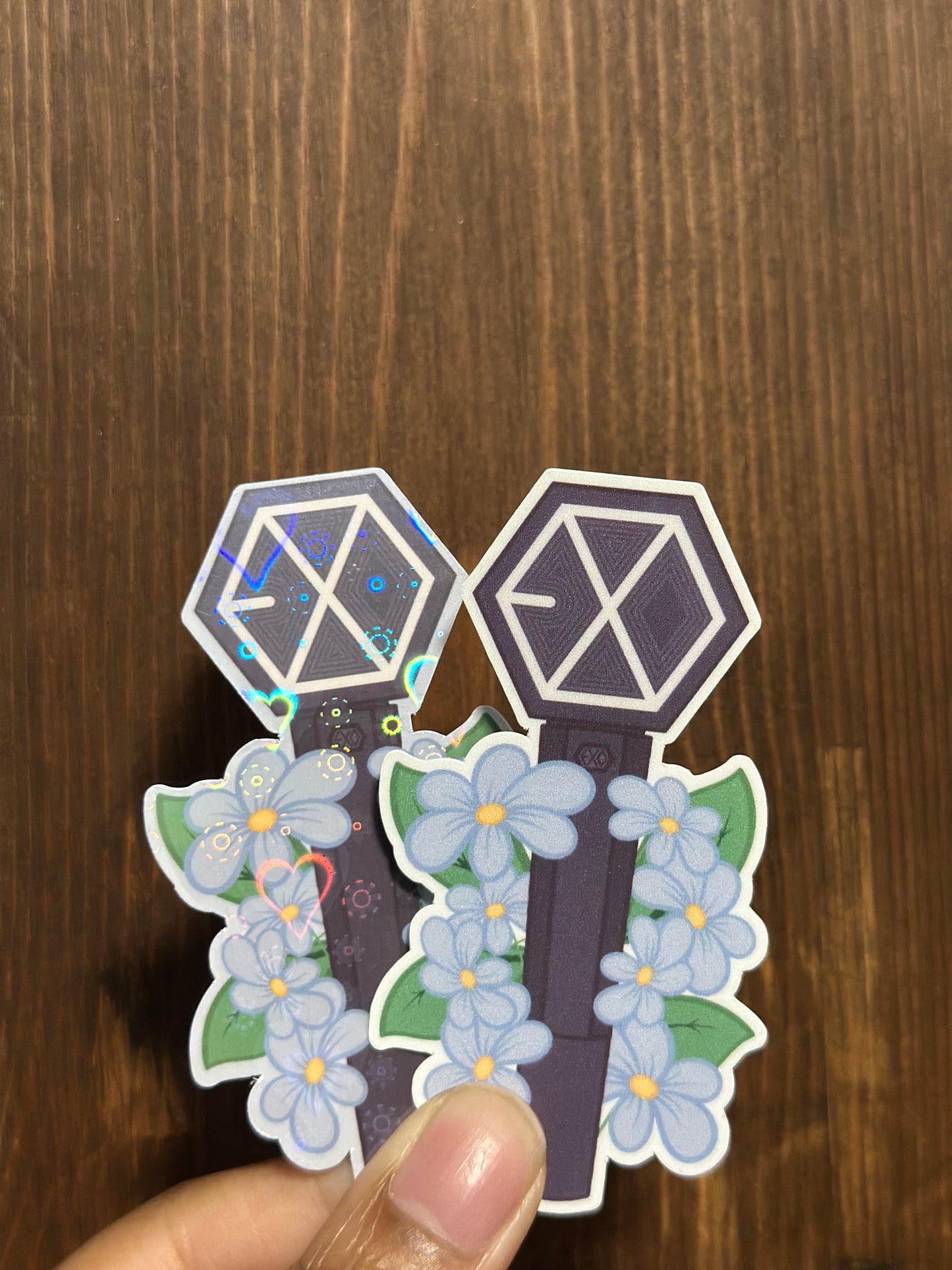 π‘ K-Pop Light Stick Vinyl Sticker β Holographic or Matte! πΆ