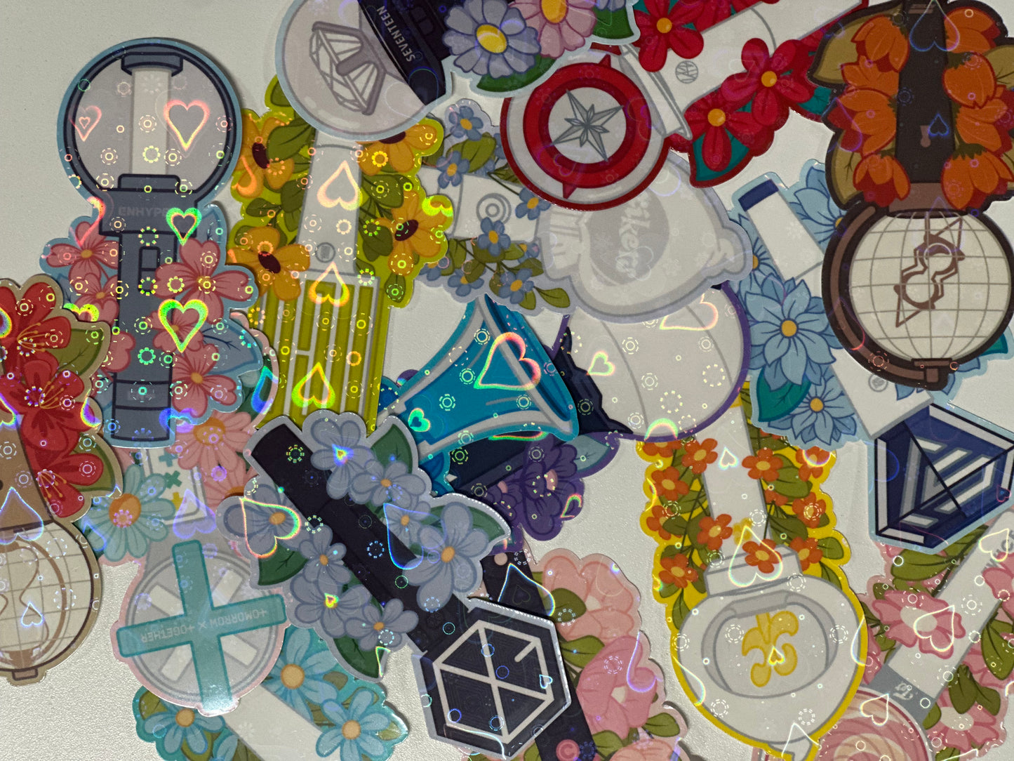 π‘ K-Pop Light Stick Vinyl Sticker β Holographic or Matte! πΆ