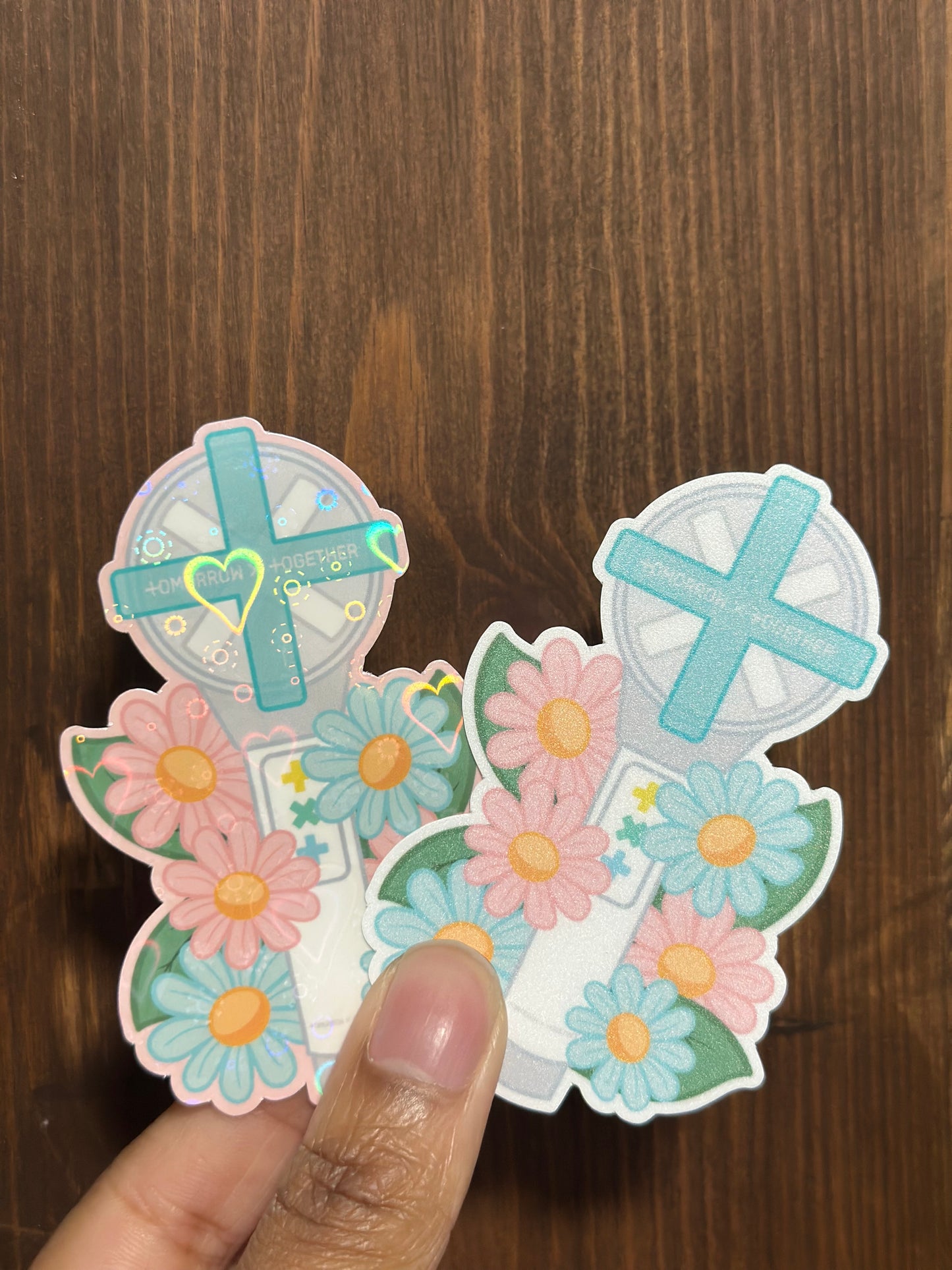 π‘ K-Pop Light Stick Vinyl Sticker β Holographic or Matte! πΆ