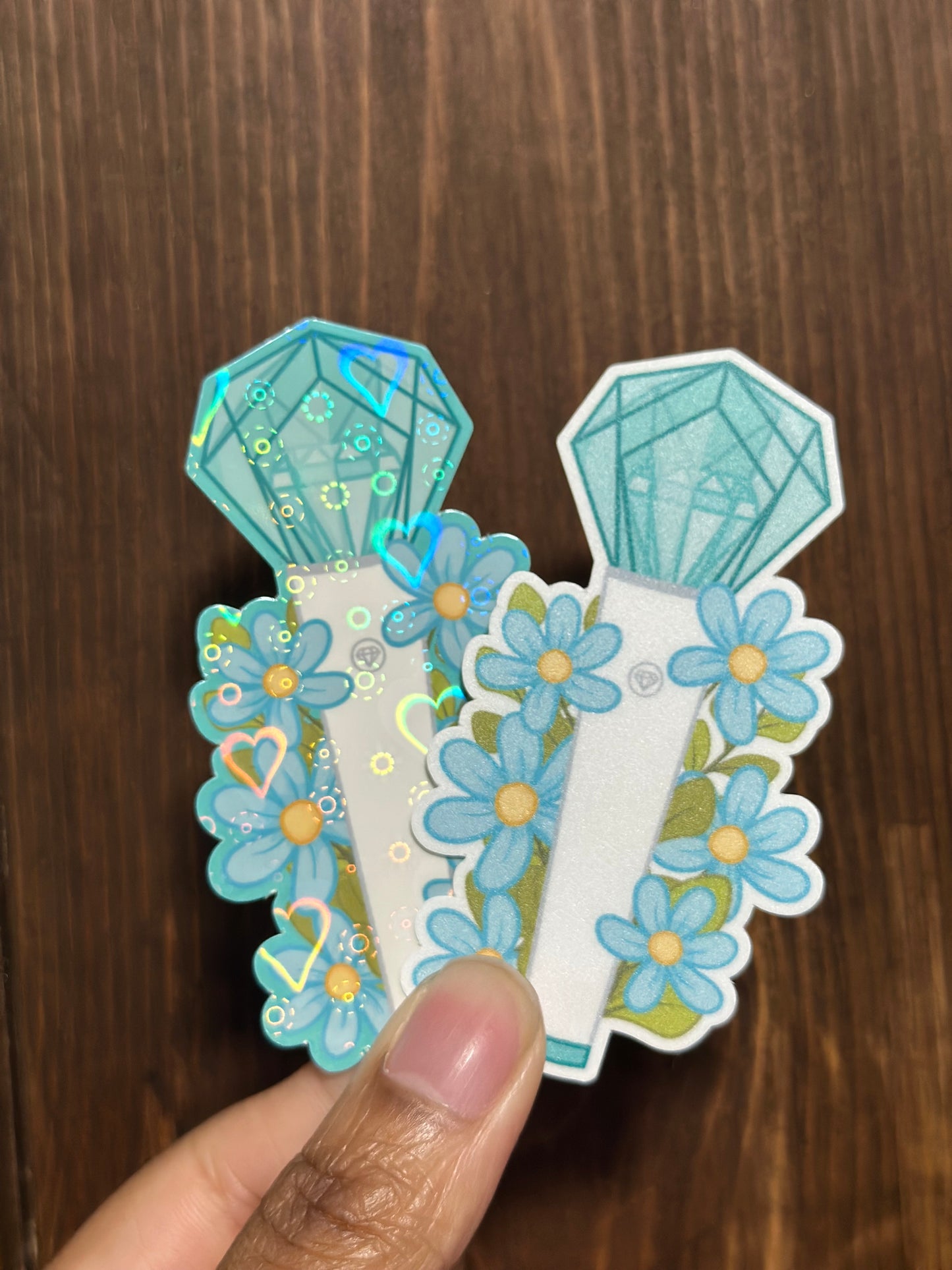 π‘ K-Pop Light Stick Vinyl Sticker β Holographic or Matte! πΆ