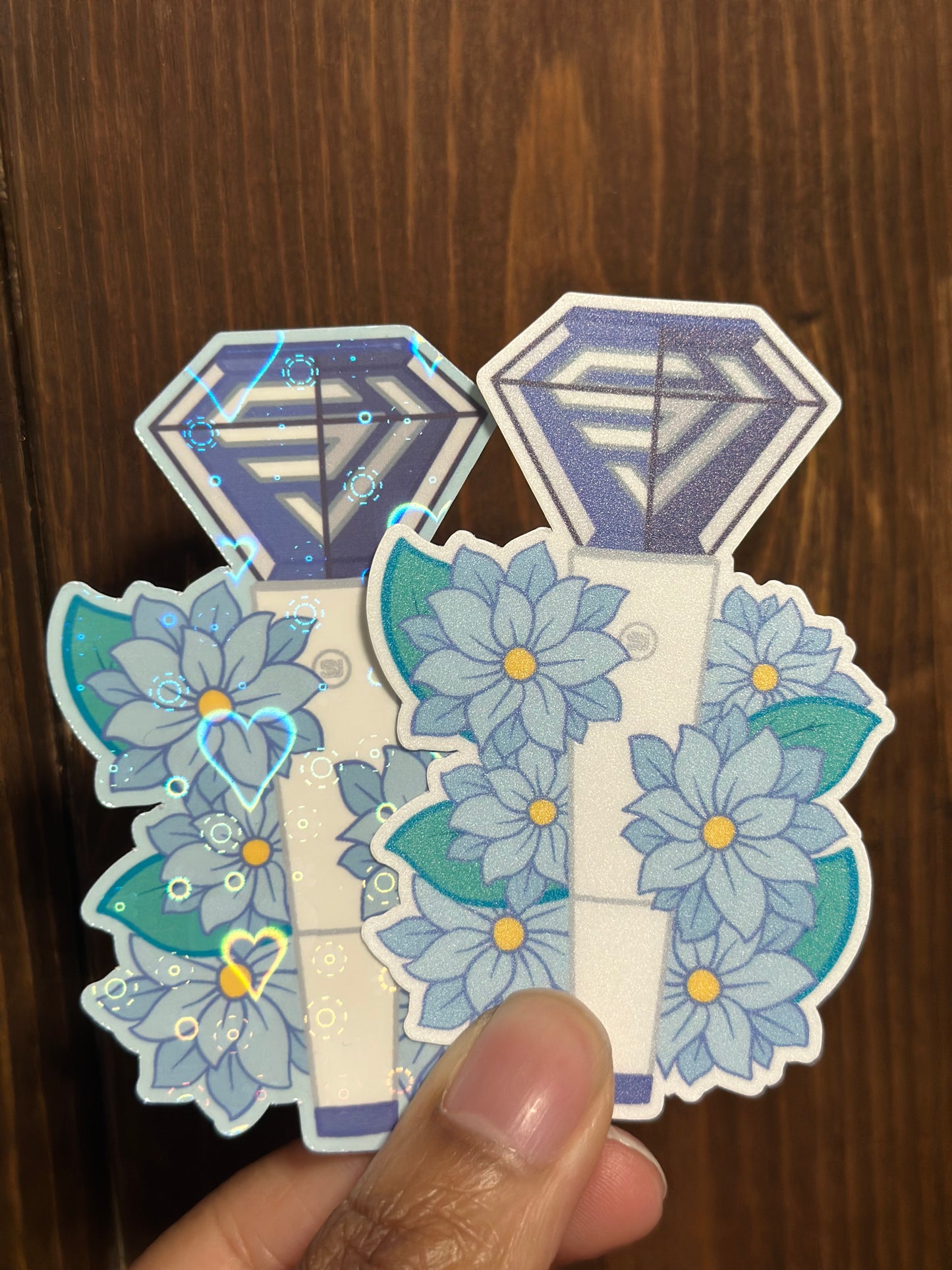 π‘ K-Pop Light Stick Vinyl Sticker β Holographic or Matte! πΆ