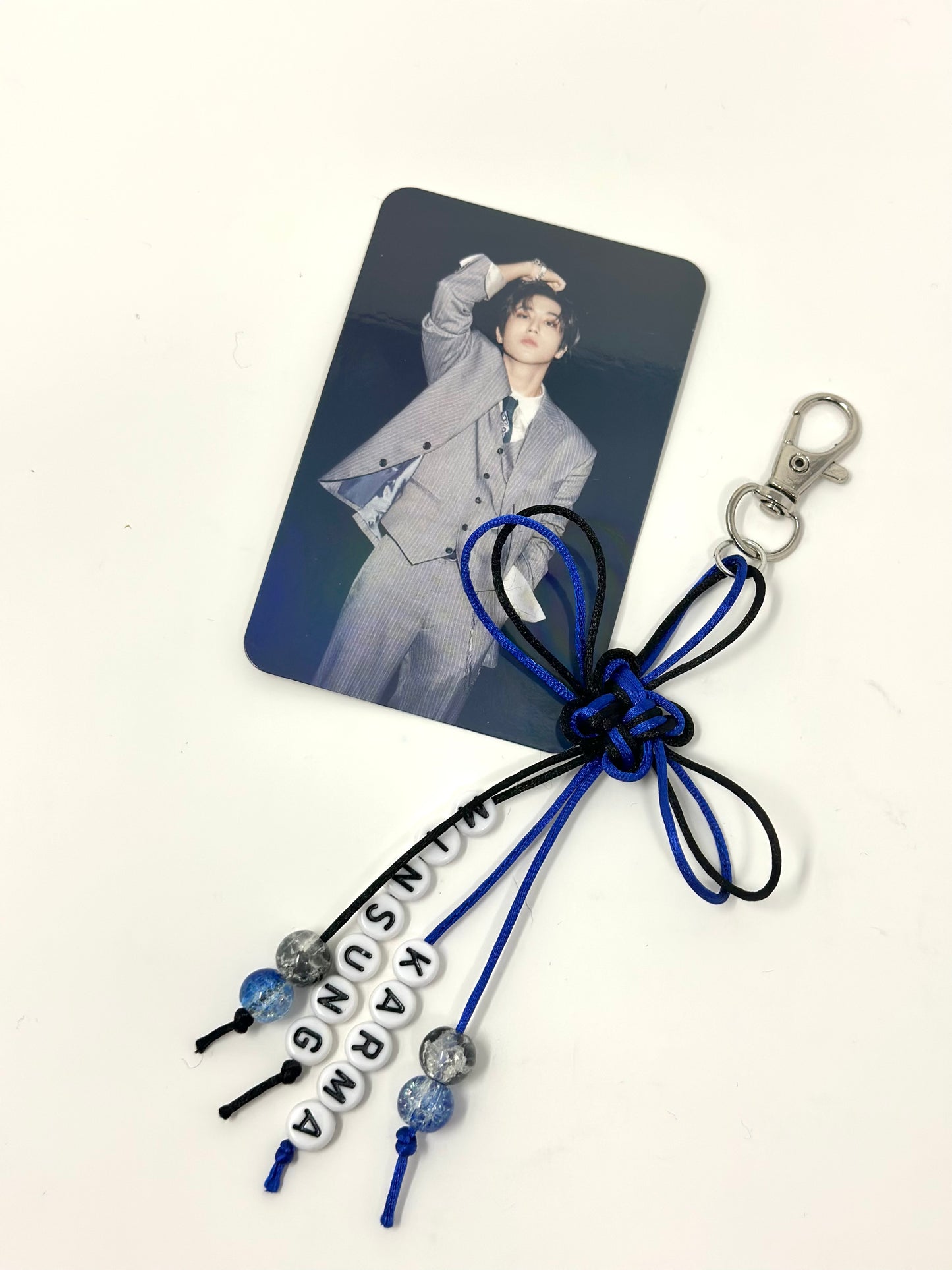Karma-Inspired Stray Kids Lucky Knot Keychain – Customizable & Limited Edition! 🧵✨